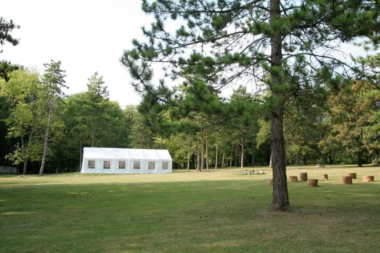 Moulin De Moulignon B&B Messy Экстерьер фото